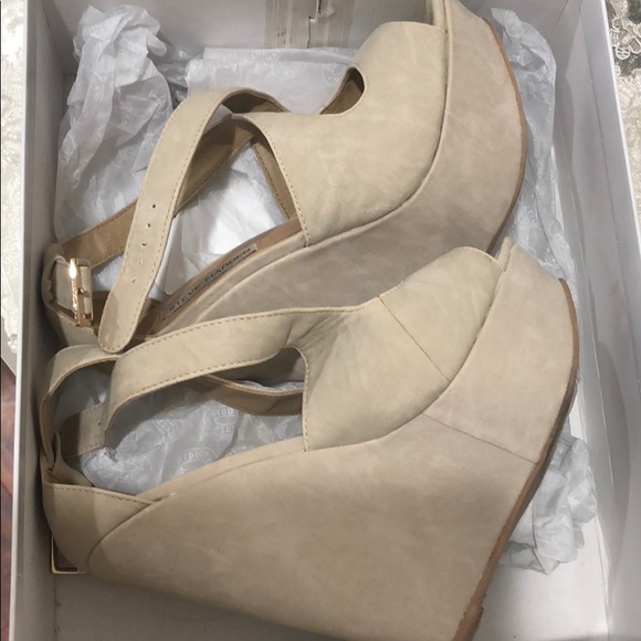 Steve Madden Xternal Wedges - Picture 3 of 7